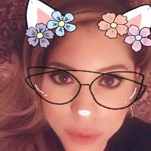 Meet your Posher, Laurie